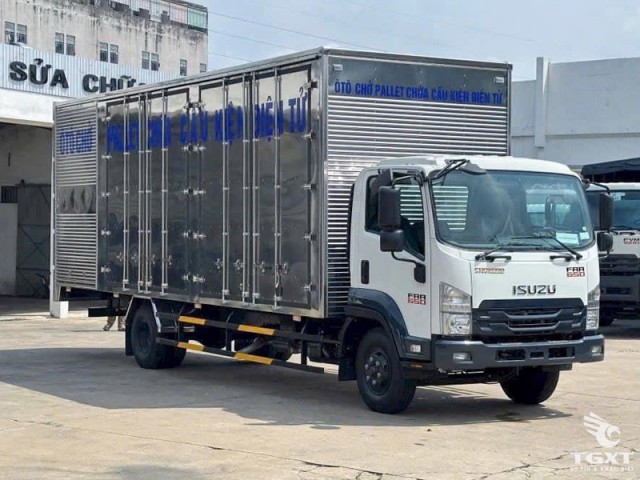 Xe Tải Isuzu FRR90QE5 5.5 Tấn Chở Pallet Chứa Cấu Kiện Điện Tử - Ảnh 4