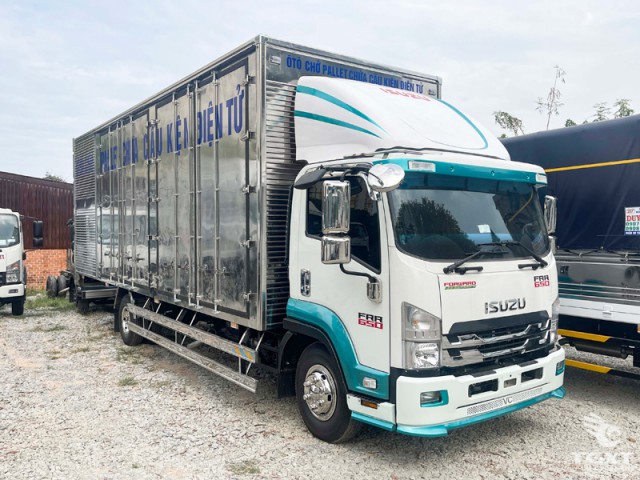 Xe Tải Isuzu FRR90QE5 5.5 Tấn Chở Pallet Chứa Cấu Kiện Điện Tử - Ảnh 3