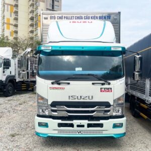 Xe Tải Isuzu FRR90QE5 5.5 Tấn Chở Pallet Chứa Cấu Kiện Điện Tử