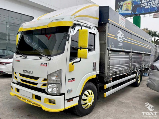 Xe Tải Isuzu NQR75ME5 5.5 Tấn Thùng Bạt