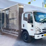 Xe Tải Isuzu NQR75ME5 5.5 Tấn Thùng Kín