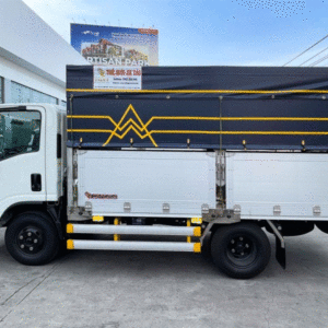 Alternative view of Xe Tải Isuzu QLR77FE5 2.3 Tấn Thùng Bạt