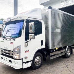 Alternative view of Xe Tải Isuzu QLR77FE5 2.3 Tấn Thùng Kín