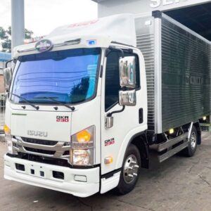 Xe Tải Isuzu QLR77FE5 2.3 Tấn Thùng Kín
