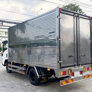 Alternative view of Xe Tải Isuzu QMR77HE5A 1.9 Tấn Thùng Kín